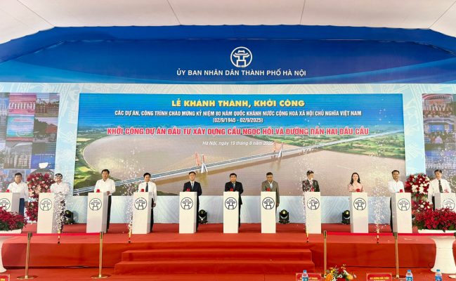 Le khoi cong cau Ngoc Hoi